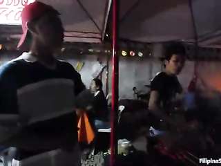 ヘアリープッシーフィリピン人が濃厚なザーメンポルノビデオで小雨を降らせる-Tube8