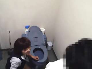 同じビルで働いている制服OLたちに四六時中ムラムラ - xxx cams