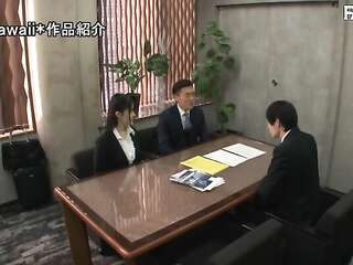 出張先の相部屋で絶倫上司に何度も中出しされて…部長の粘着質な愛撫と濃厚SEXに溺れた美乳新人OL 紺野みいな