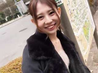 กอนโซกับเจดีที่รักของซุกซน เธอสวยเรียวและอีโรติก เธอเป็นคนเกียจคร้านและชอบที่จะถูกตำหนิ หลังของเธอเร้าอารมณ์หลังจากเห็นลาแสนหวานของเธอ