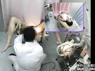 Beautiful black-haired housewife Yoko (33) -Internal examination table examination (first half)