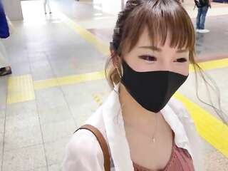 Despite the fact that she is 145 cm tall, she has large F-shaped breasts. Kiss and sex in a love hotel.