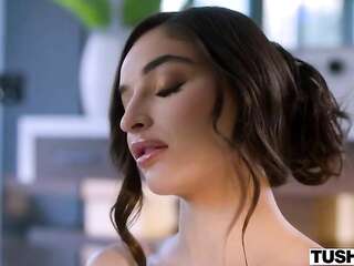 Emily Willis & Lulu Chu - The Perfect Present