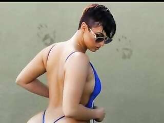 Zahra elise morena cavala tatuada and bikini