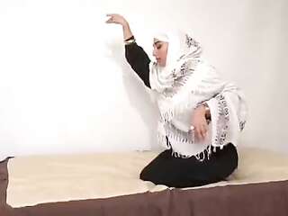 Hot Arab Woman Big Ass fucked hard by Euro guy