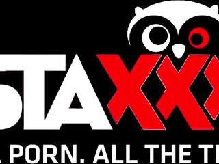 ロシアのティーンエイジャーはお尻を犯されるのが大好き