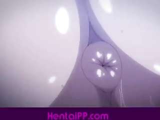 брюнетка хентай девушка пробует новую игрушку в заднице и трахается одновременно