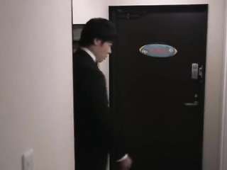 The Asian stepmother sent her husband to work and began to seduce the stepson