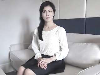 Squirting slim beauty mature woman creampie